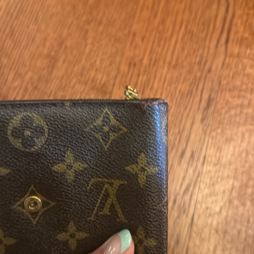 Louis Vuitton Wallet Authentic - Picture 8 of 8